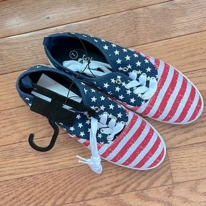 NWT American flag tennis shoes